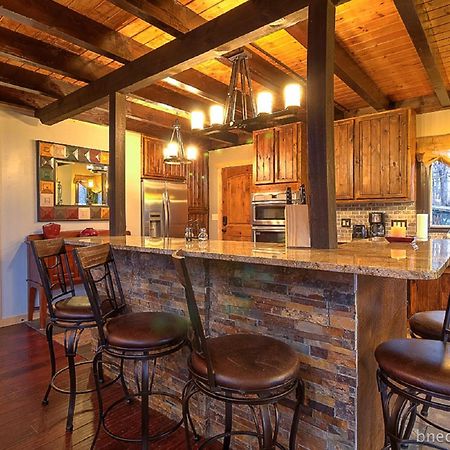 Bear Necessities, Luxury 5Bd Mtn Views, Hot Tub, Many Bear Sightings Vila Gatlinburg Exterior foto