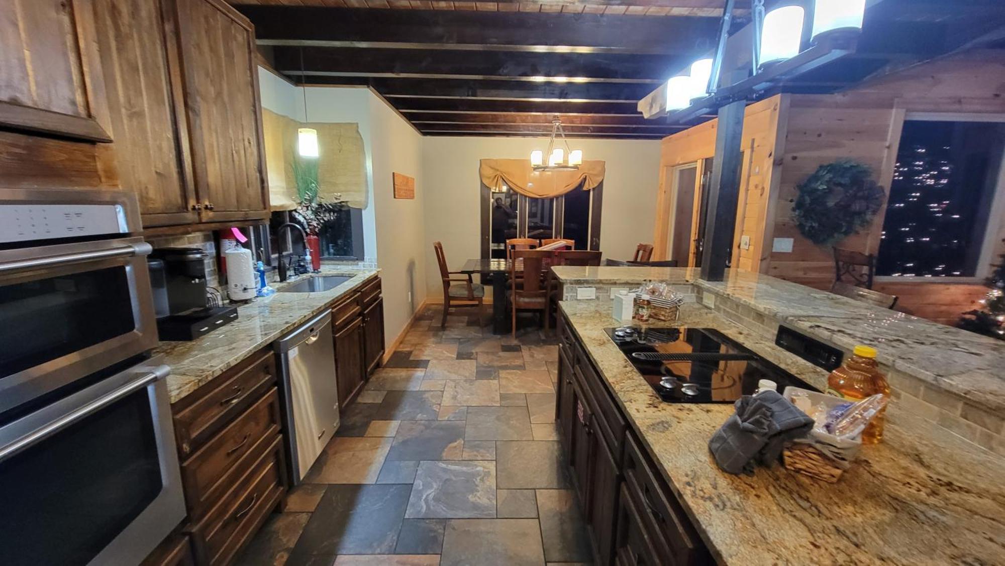 Bear Necessities, Luxury 5Bd Mtn Views, Hot Tub, Many Bear Sightings Vila Gatlinburg Exterior foto